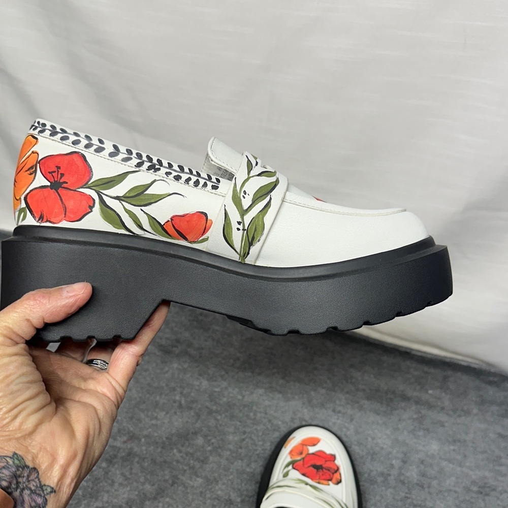 Wild Fable Hand Painted Floral Loafers with Red and Orange Blooms NWOT - Picture 3 of 10